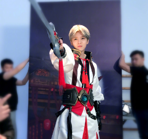 《王者荣耀》周年庆团战，鹿晗领衔的明星队实力咋样？