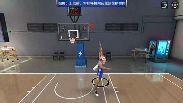 《最强NBA》控球后卫选择攻略：欧文与托马斯对比分析